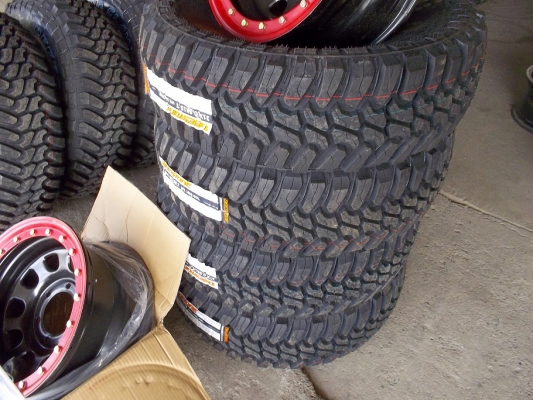 ขายยาง 31x10.5x15  MT DEESTONE ปี14  ราครพิเศษ เส้นละ 3300.-