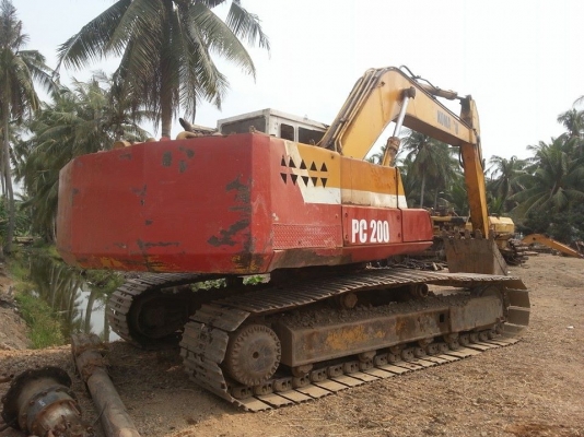 ขายรถแบคโฮ Komatsu pc200-3 ตามสภาพ