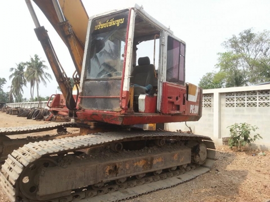 ขายรถแบคโฮ Komatsu pc200-3 ตามสภาพ