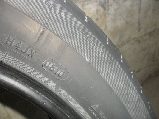 ยาง MICHELIN 235/55R17 ปี10 สวยๆ 1 คู่ ราคา 2200 บาท