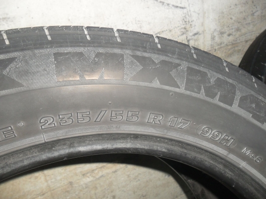 ยาง MICHELIN 235/55R17 ปี10 สวยๆ 1 คู่ ราคา 2200 บาท