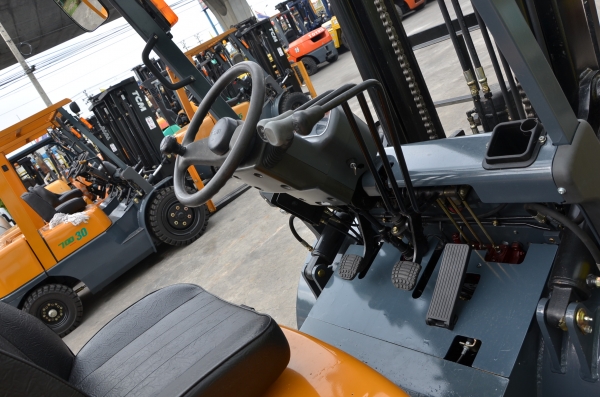 ขาย Tcm FD30Z5 ดีเซล Isuzu C240 ออโต้ 3 ตัน ยกสูง 4.5 เมตรฮิ้งฟอร์ค ขาย Tcm FD30Z5 ดีเซล Isuzu C240 ออโต้ 3 ตัน ยกสูง 4.5 เมตรฮิ้งฟอร์ค