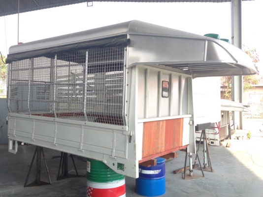 กระบะไม้คอกหลังคา