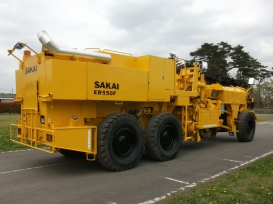 รถขูดไส SAKAI รุ่น ER550F