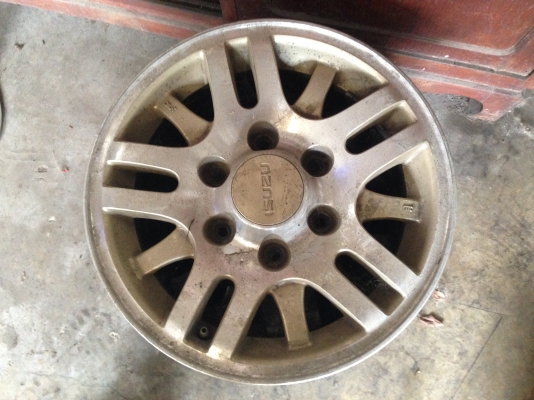 ขายล้อแม็ก isuzu 1 คู่ 3000