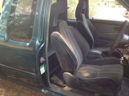 ขายโตโยต้าไมตตี้เอ็กปี 95 โปร่งหลังเครื่อง 2L -2500 ซีซี  วิ่ง 120 ก/ม สบายสภาพสวยบาง ราคาต่อรองได้