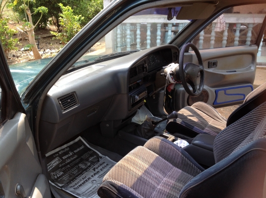 ขายโตโยต้าไมตตี้เอ็กปี 95 โปร่งหลังเครื่อง 2L -2500 ซีซี  วิ่ง 120 ก/ม สบายสภาพสวยบาง ราคาต่อรองได้