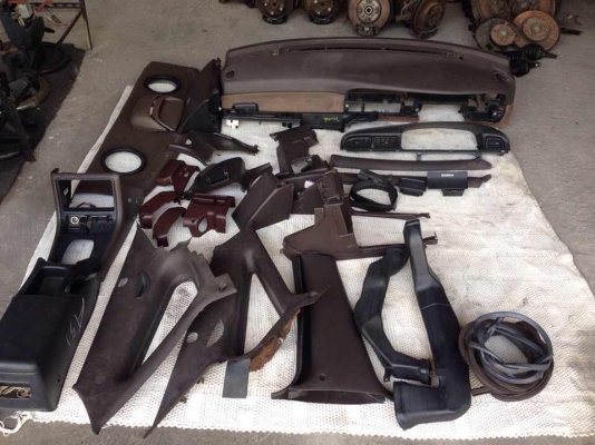 ขาย บอดี้ A31  ตัดหัว R32 แล้ว  พร้อม sunroof   + ปัดหลัง  กระจก ชา รอบคับ ภายใน โลเล้นท์