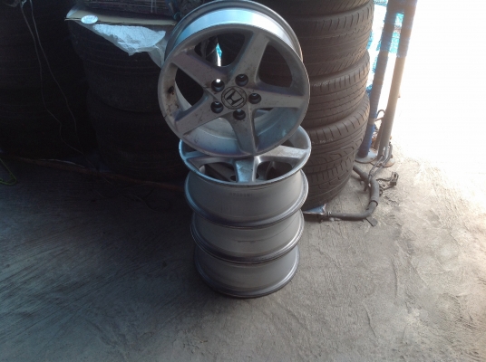ล้อเดิม honda integra dc5 type S