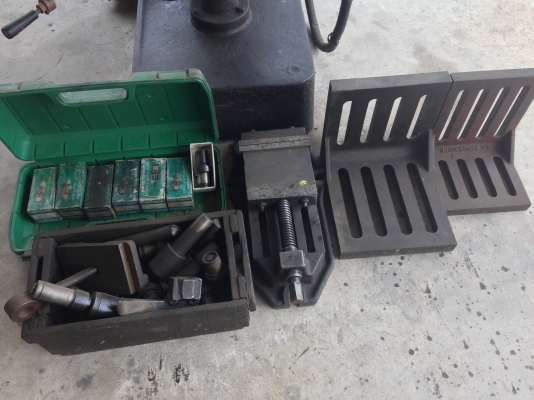 บ.ภะกาดะ เทรดดิ้ง  จำหน่ายเครื่องจักรกลและการเกษร จาก JAPAN