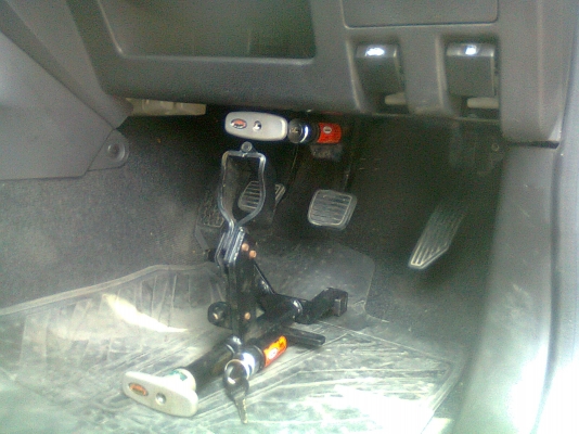 ล๊อค คลัช  , ล๊อค เบรค อีซูซุ นิวส์ดีแม๊ก  มี 1 ตัว  ติดต่อ.081-427-3941