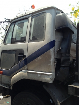 หัวเก๋ง NIssan Diesel UD บิ๊กทั่ม หัวสามใบปัด