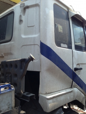 หัวเก๋ง NIssan Diesel UD บิ๊กทั่ม หัวสามใบปัด