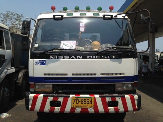 หัวเก๋ง NIssan Diesel UD บิ๊กทั่ม หัวสามใบปัด