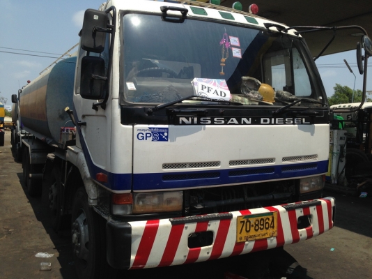 หัวเก๋ง NIssan Diesel UD บิ๊กทั่ม หัวสามใบปัด