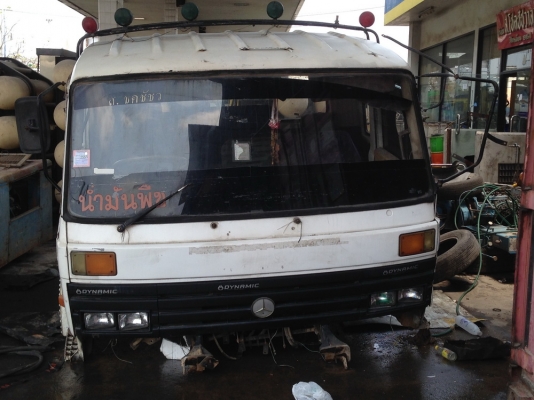 หัวเก๋ง NIssan Diesel UD  หัวสามใบปัด