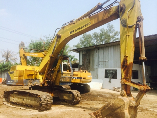 ขายด่วนkomatsu PC200-2 สภาพพร้อมใช้งาน ปั๊มรุ่น5 เครื่อง6HH
