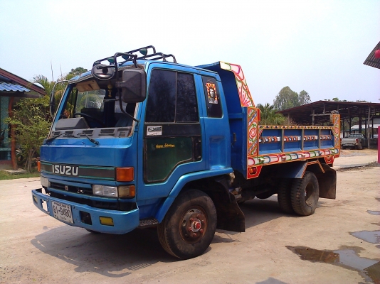 หกล้อดั้ม..อีซูซุ.175แรง สภาพใช้งานได้.กะจกแตก ยางไม่ดี6เส้น ราคาถูกมากๆๆ 630,000.บ"เอาใช้ไม่ผิดหวัง"