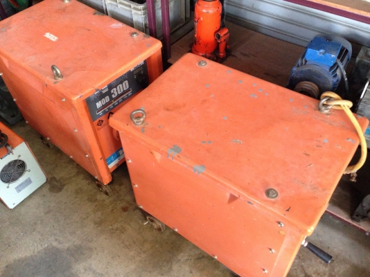 ขายตู้เชื่อม พลัง ขนาด 300 สภาพสวยมาก มี 2 ตู้ พร้อมใช้งาน