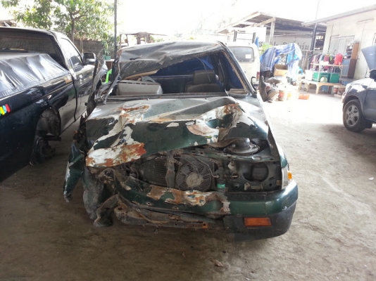 ขายซากรถมังกรปี92มีทะเบียนพร้อมชุดโอนครับ 47000