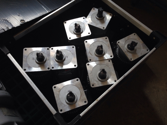 ขายมอเตอร์เกียร์ Luyang 1/4 HP. 220 Vไฟบ้าน สภาพสวย ตัดจากสายพานลำเลียง มีอยู่ 8 ตัวครับ พร้อมใช้งาน ( เหลือ 3 ตัวครับ )