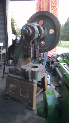 Sell> ขายปั้มโลหะ ทรงระฆัง 30 ตัน พร้อมใช้งานครับ เจ้าของเดิมไม่ได้ใช้เลยขาย ไม่มีตำหนิเลยครับ 42,000- ครับ