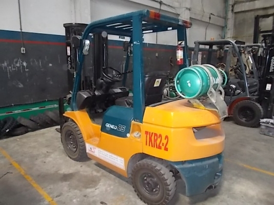 รถฟอร์คลิฟต์ 2.5 ตัน Toyota 42-7FG25 #107FG25-22933 ปี2004 เสาสูง 4.7 เมตร (แก๊ส LPG)