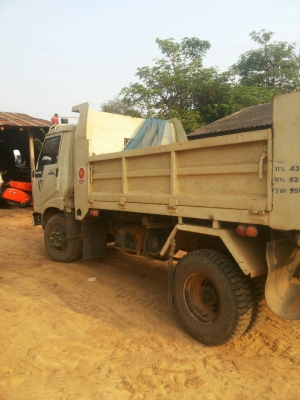 ต้องการขายรถดั้ม  HINO  6 ล้อ ราคา  595000 บาท