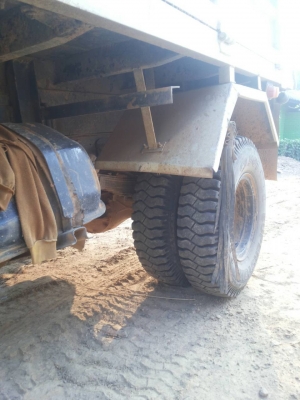 ต้องการขายรถดั้ม  HINO  6 ล้อ ราคา  595000 บาท