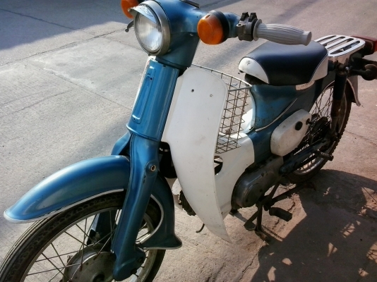 ขาย ฮอนด้า C 70 ถังแยก แฮนด์ตรง เครื่องติดขี่ได้ ไม่มีทะเบียน ราคา 9000 ครับ