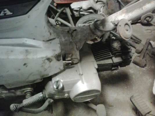 ขายฮอนด้า ดรีมคุรุสภา มีเล่ม เครื่องไม่ติด ของครบ ขาดแต่บังลม ราคา 4900 บาท