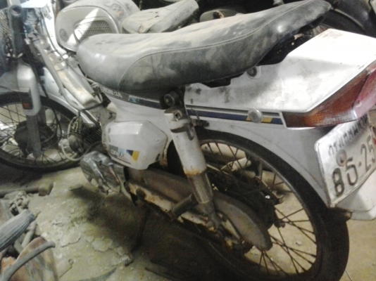 ขายฮอนด้า ดรีมคุรุสภา มีเล่ม เครื่องไม่ติด ของครบ ขาดแต่บังลม ราคา 4900 บาท