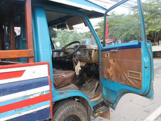 ไดน่า BU 20 เครื่องดีแซสซืสวย รถขับขี่ดีมาก เอกสารชุดโอนครบ