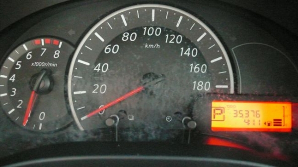 Nissan March 1.2  เกียร์ A/T ปี'2011