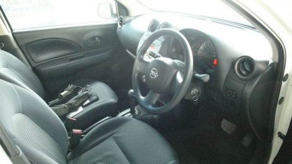 Nissan March 1.2  เกียร์ A/T ปี'2011