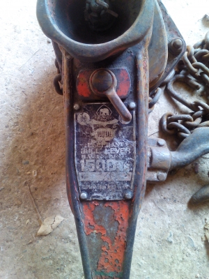 รอกโซ่คันโยกตราช้าง1.5ตันสภาพพร้อมใช้