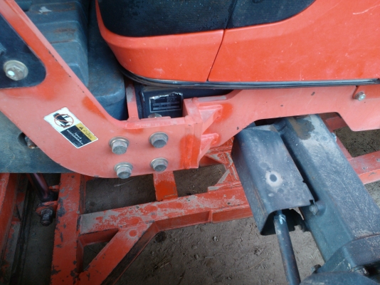 ขายรถไถ คูโบต้า M95 ชั่วโมงการทำงาน4800 กว่าๆ ขายรถไถ คูโบต้า M95 ชั่วโมงการทำงาน4800 กว่าๆ