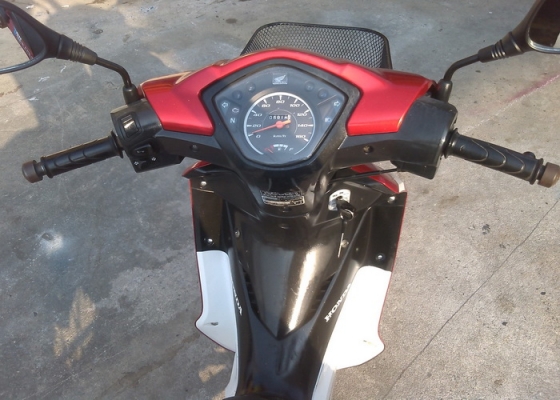 Wave 110-i รถปี 54 หัวฉีดระหยัดน้ำมัน เครื่องเดิมๆแต่งสวยลงล้ออย่างเดียวครับ