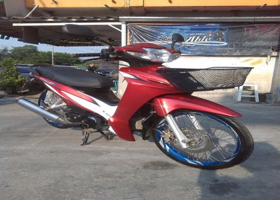 Wave 110-i รถปี 54 หัวฉีดระหยัดน้ำมัน เครื่องเดิมๆแต่งสวยลงล้ออย่างเดียวครับ