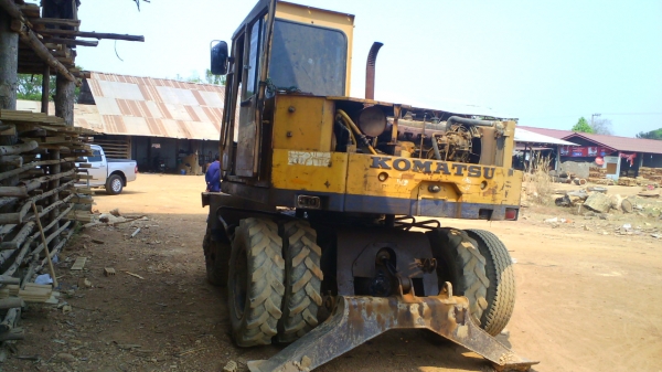 รถขุดล้อยาง KOMATSU PW60-1 ขับโฟว์วีล รถสวย ใช้งานดี ชอบราคาเท่าไร ต่อรองกันได้ครับ