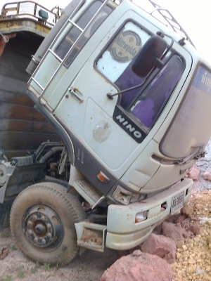 ขายด่วน 6 ล้อ HINO FF สิงไฮเทค 195 แรง