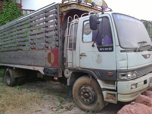 ขายด่วน 6 ล้อ HINO FF สิงไฮเทค 195 แรง