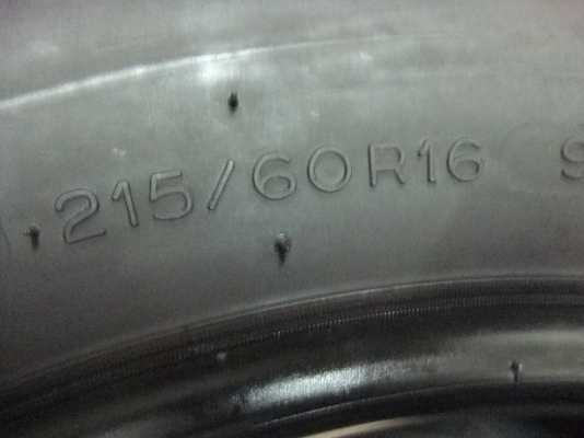 ยาง michelin 215/60/16 ปี 12 ยาง michelin 215/60/16 ปี 12
