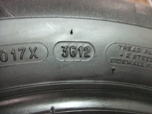 ยาง michelin 215/60/16 ปี 12 ยาง michelin 215/60/16 ปี 12