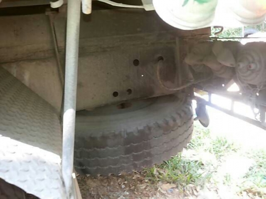 รถมิตซู 10 ล้อ รั้ว FN516  เปลื่ยนเครื่อง  191 แรงม้า.  สนใจติดต่อ  081 - 6079515