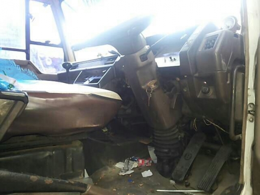 รถมิตซู 10 ล้อ รั้ว FN516  เปลื่ยนเครื่อง  191 แรงม้า.  สนใจติดต่อ  081 - 6079515