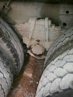 รถมิตซู 10 ล้อ รั้ว FN516  เปลื่ยนเครื่อง  191 แรงม้า.  สนใจติดต่อ  081 - 6079515