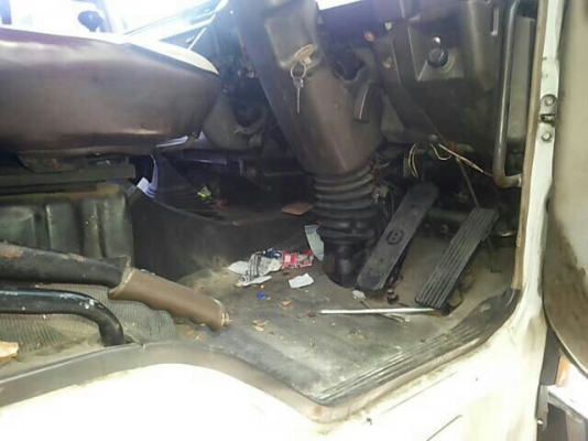 รถมิตซู 10 ล้อ รั้ว FN516  เปลื่ยนเครื่อง  191 แรงม้า.  สนใจติดต่อ  081 - 6079515