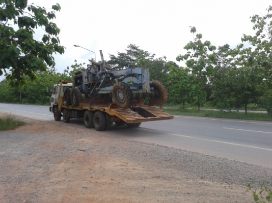 (ขายแล้วค่ะ ไป จ.นครราชศรีมา ช่าง อาทิตย์)รถเกรดถนน อีห้อ มิซูมิชิ G M   400   เจ้าของเลิกกิจการ  เล่มทะเบียนพร้อม