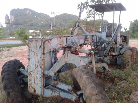 (ขายแล้วค่ะ ไป จ.นครราชศรีมา ช่าง อาทิตย์)รถเกรดถนน อีห้อ มิซูมิชิ G M   400   เจ้าของเลิกกิจการ  เล่มทะเบียนพร้อม